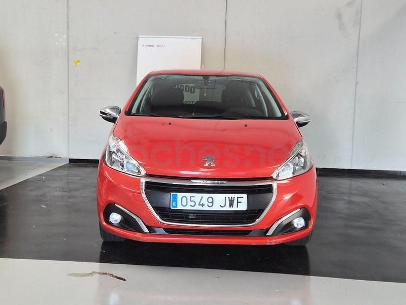 Usado Peugeot 208 Allure 82 CV (60 kW) 2017 Naranja Utilitario