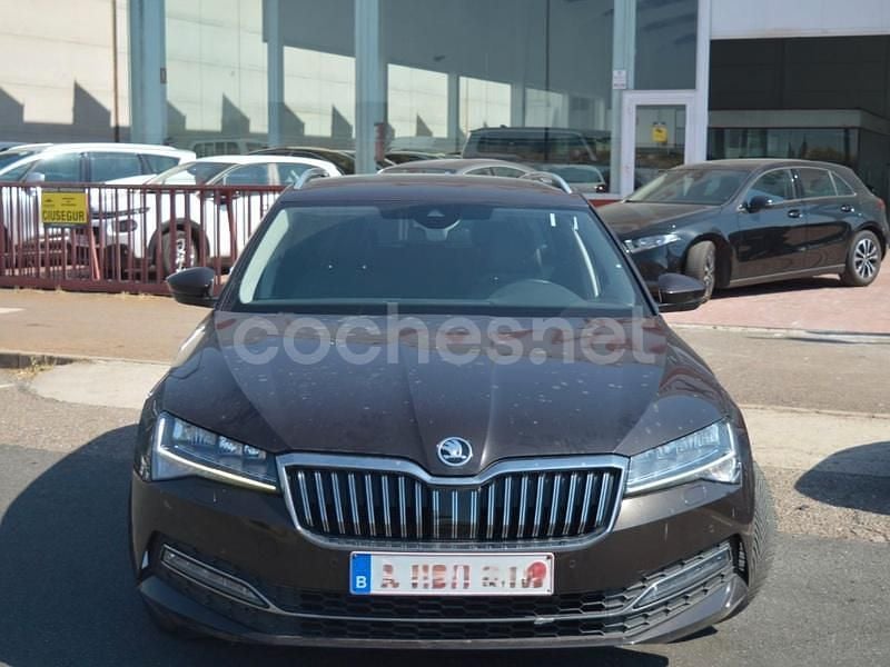 Usado Skoda Superb Style 150 HP (110 kW) 2020 Castanho Carrinha