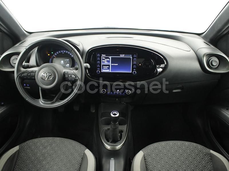 Usado Toyota Aygo X 72 CV (52 kW) 2023 Verde SUV
