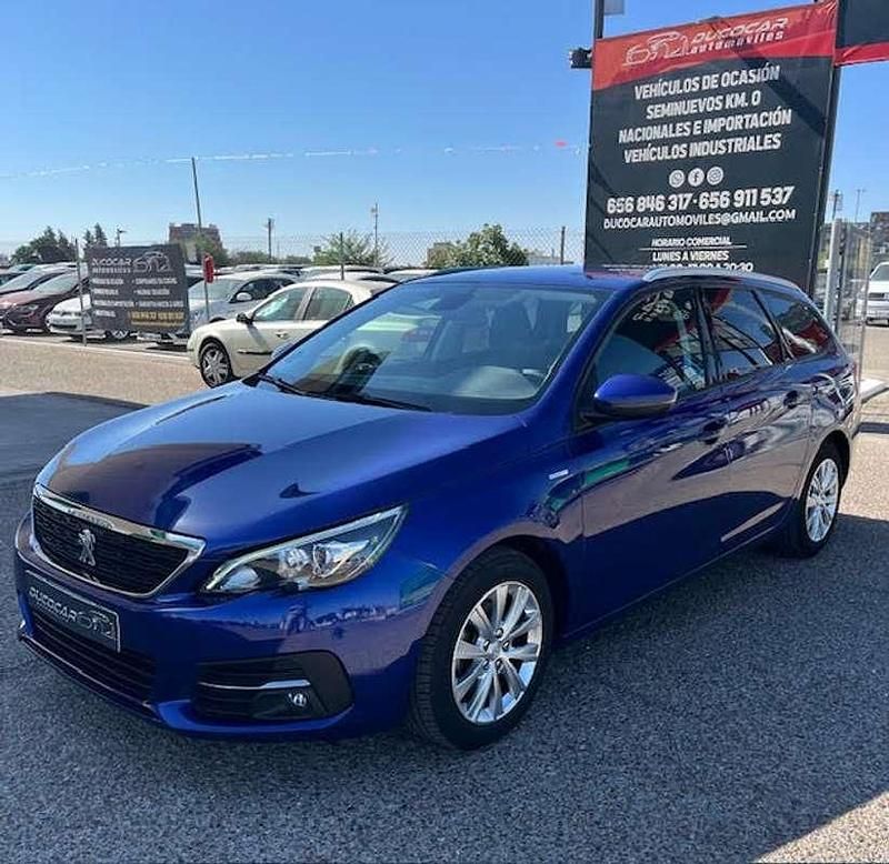 Usado Peugeot 308 SW Style 131 CV (96 kW) 2020 Azul Familiar