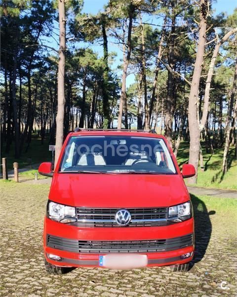 Rojo Usado 2017 VW Caravelle Trendline Monovolumen | 28.500 € (Precio justo) - Imagen 1/4