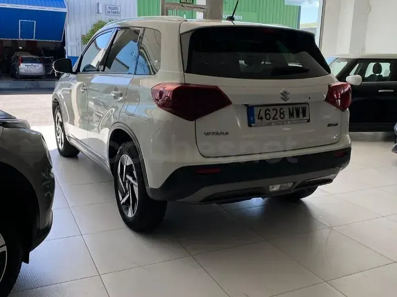 Usado Suzuki Vitara 116 CV (85 kW) 2024 Blanco SUV