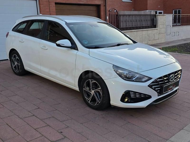 Usado Hyundai i30 116 CV (85 kW) 2021 Blanco Familiar