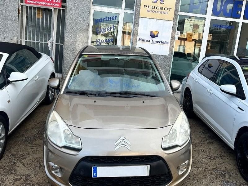 Usado Citroën C3 Attraction 73 CV (53 kW) 2011 Beige Berlina