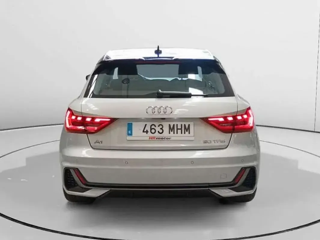 Usado Audi A1 110 CV (80 kW) 2023 Gris SUV