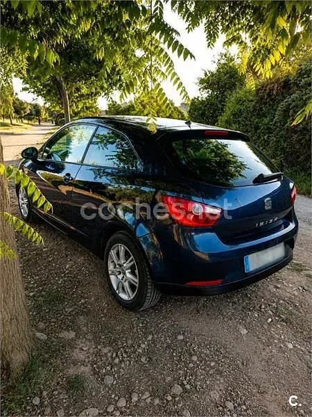 Usado Seat Ibiza 90 CV (66 kW) 2010 Azul Berlina