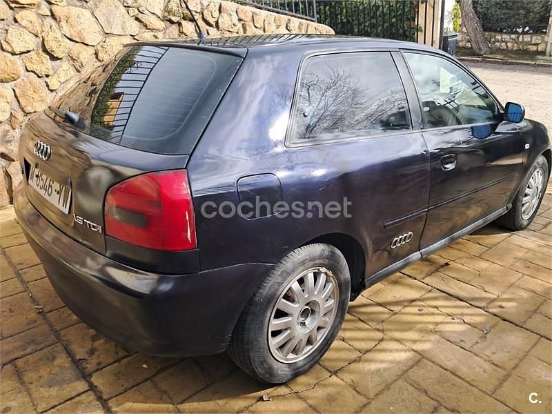 Usado Audi A3 Ambition 110 CV (80 kW) 2000 Azul Berlina