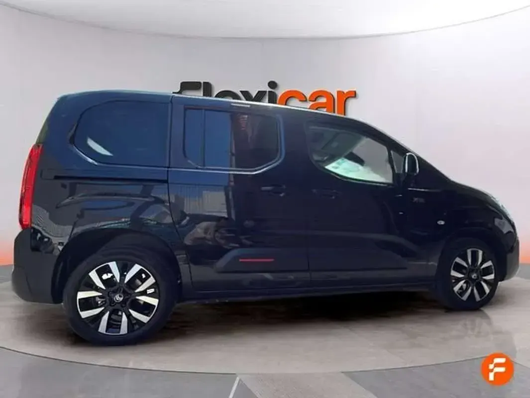 Usado Citroën Berlingo 131 CV (96 kW) 2024 Verde Monovolumen
