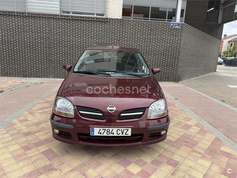 Granate Usado 2004 Nissan Almera Tino Tekna Monovolumen | 1900 € - Imagen 1/4