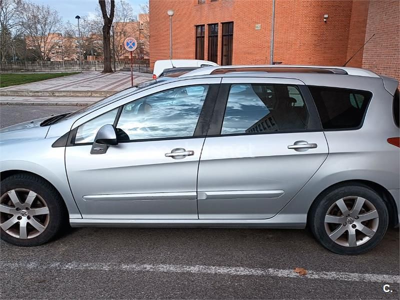 Usado Peugeot 308 SW Sport 110 CV (80 kW) 2010 Gris / plata Familiar