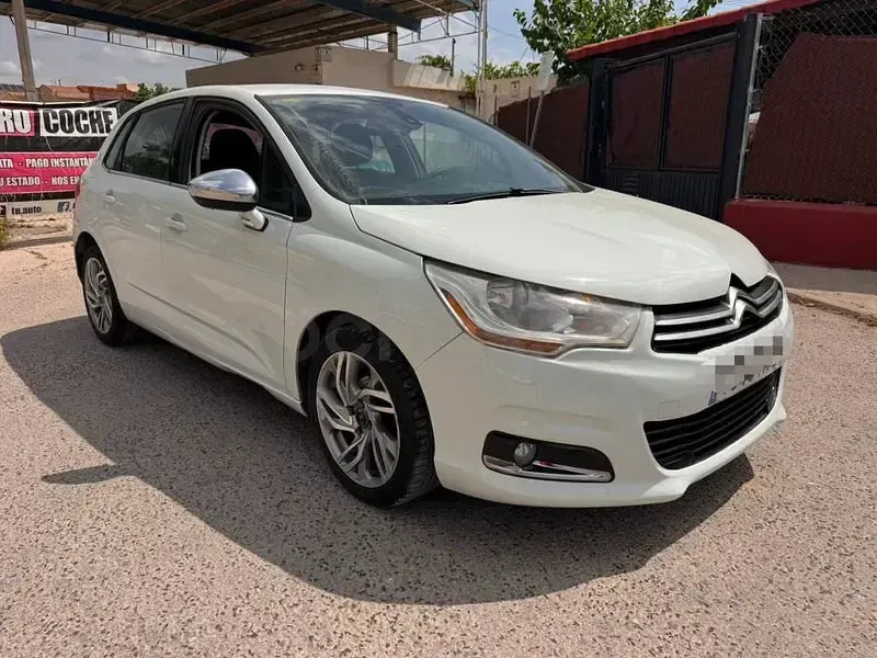 Usado Citroën C4 92 CV (67 kW) 2013 Blanco Berlina