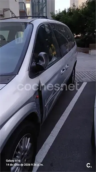 Usado Chrysler Grand Voyager 150 CV (110 kW) 2006 Gris / plata Monovolumen