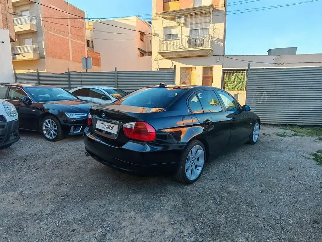 Usado BMW 320 177 CV (130 kW) 2008 Negro Berlina