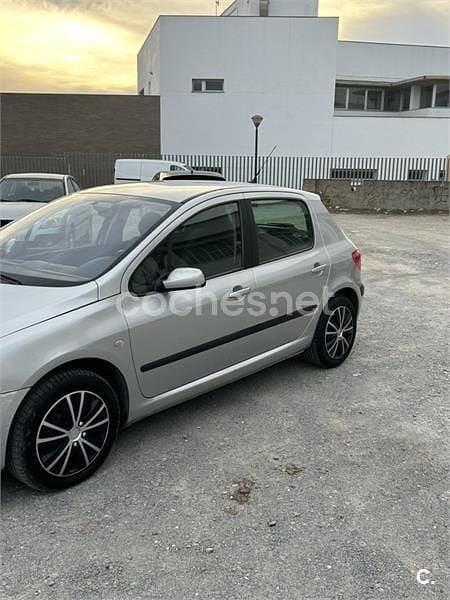 Gris / plata Usado 2003 Peugeot 307 Berlina | 3700 € (Precio justo) - Imagen 1/4
