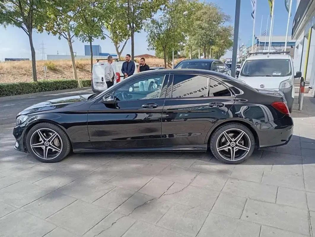 Usado Mercedes C200 136 CV (100 kW) 2018 Negro Berlina