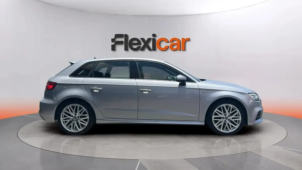 Usado Audi A3 Premium 116 CV (85 kW) 2018 Gris Berlina