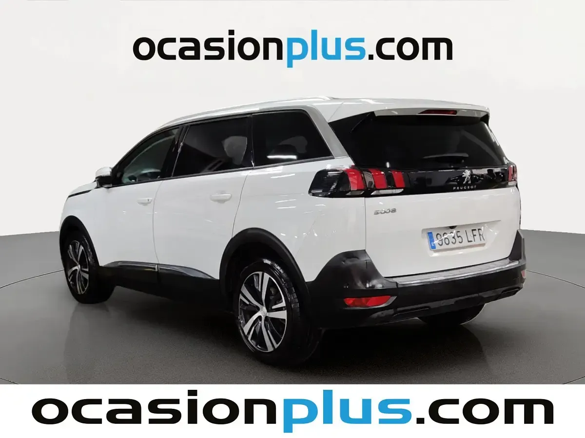 Usado Peugeot 5008 Allure 131 CV (96 kW) 2020 Blanco SUV