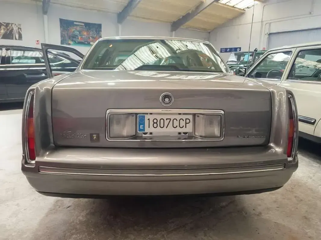 Usado Cadillac Deville 309 CV (227 kW) 1996 Marrón Berlina