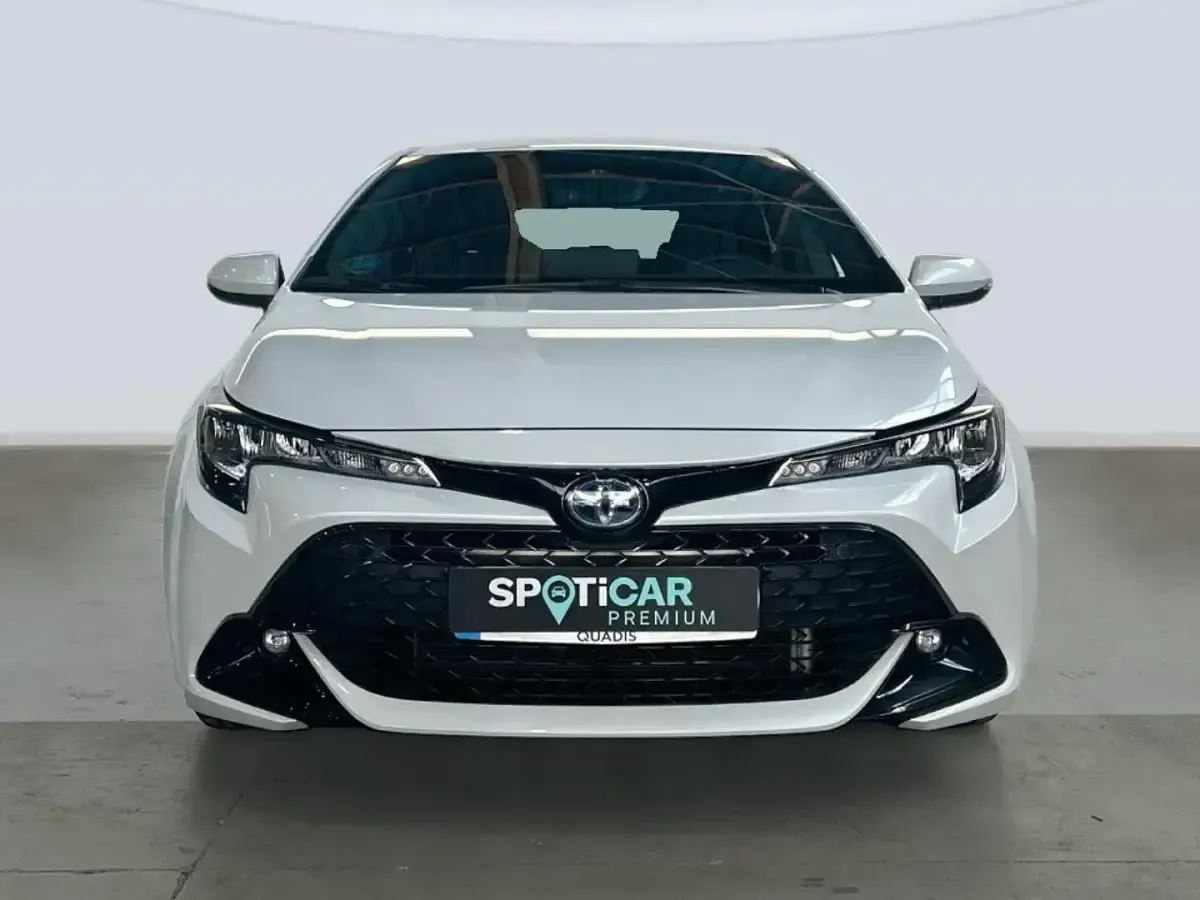 Usado Toyota Corolla Active 140 CV (102 kW) 2024 Blanco Berlina
