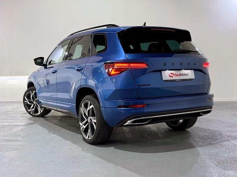 Usado Skoda Karoq SportLine 150 CV (110 kW) 2024 Azul SUV