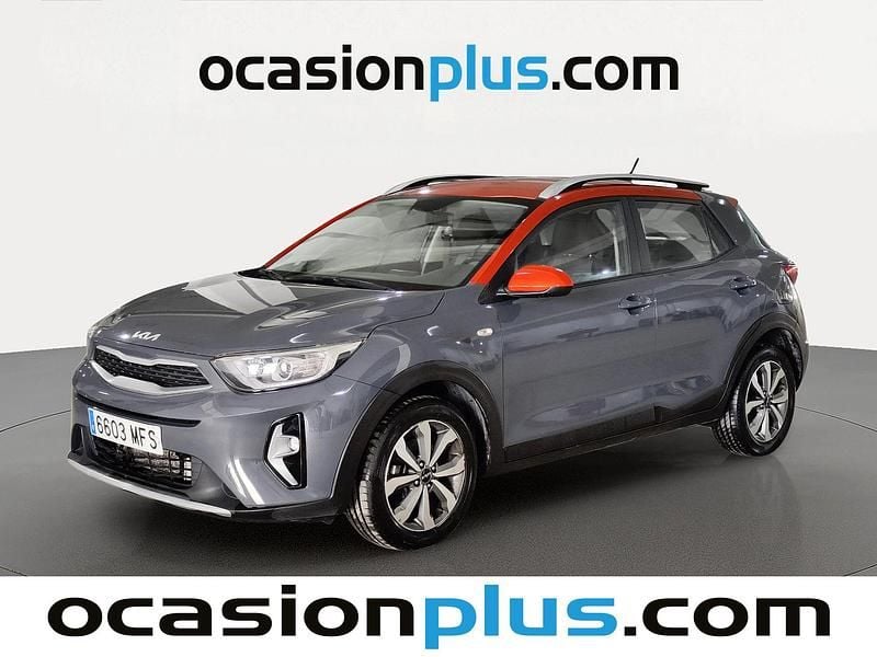 Usado Kia Stonic 100 CV (73 kW) 2023 Gris SUV