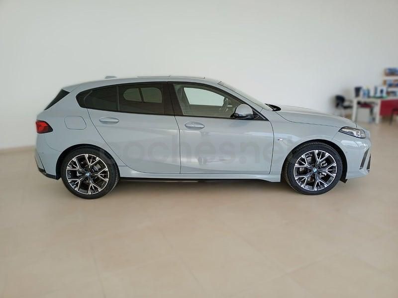 Usado BMW 120 Comfort Edition 163 CV (119 kW) 2025 Gris / plata Utilitario