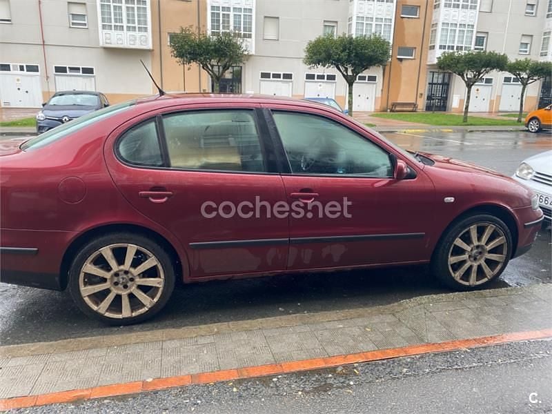 Granate Usado 2001 Seat Toledo Stella Berlina | 2650 € (Precio justo) - Imagen 1/4