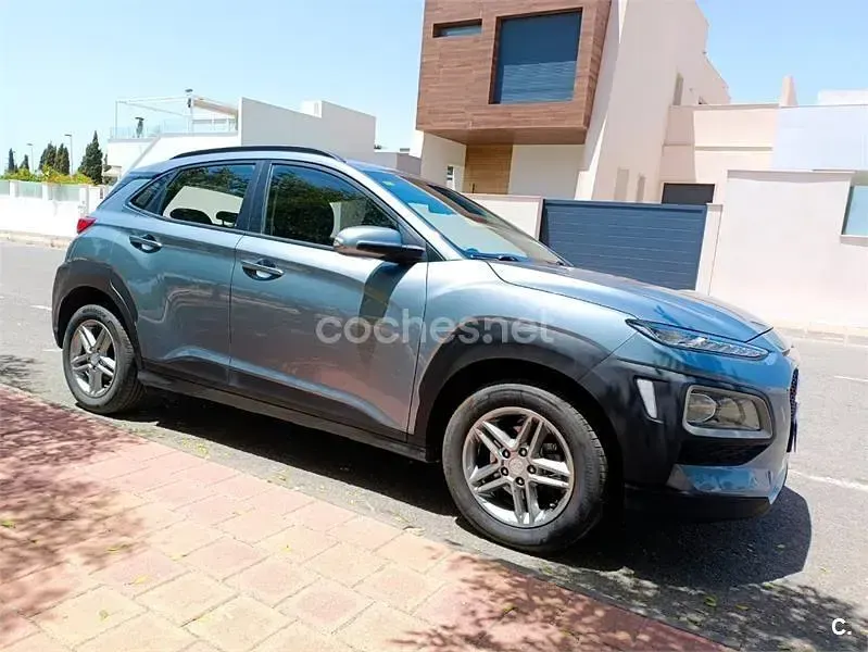 Usado Hyundai Kona 120 CV (88 kW) 2018 Gris / plata SUV