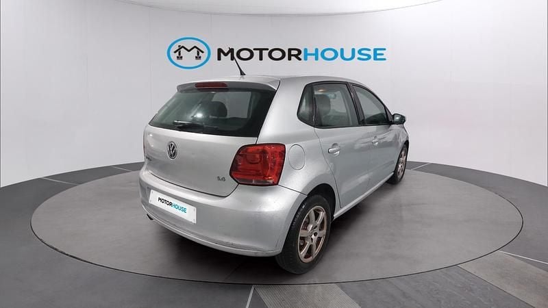 Usado VW Polo Advance 85 CV (62 kW) 2009 Gris Utilitario