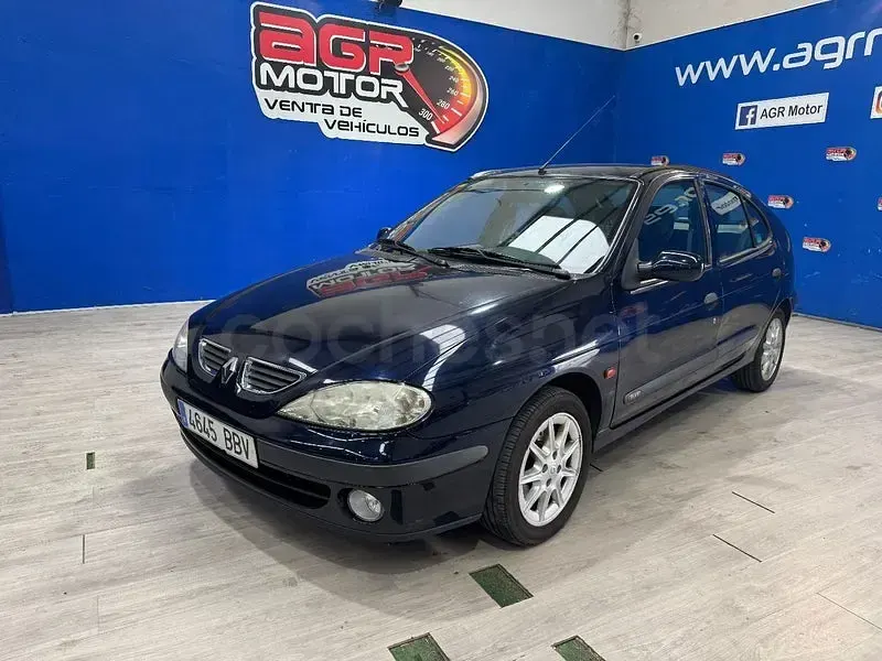 Usado Renault Mégane Authentique 65 CV (47 kW) 2001 Azul Berlina