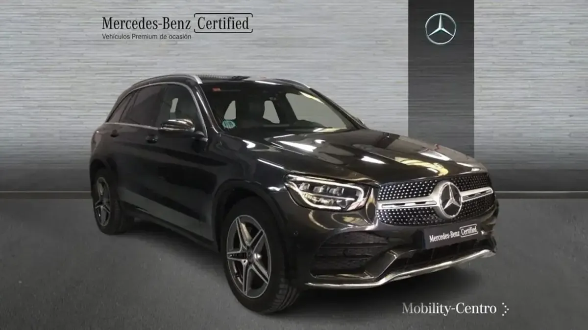 Käytetty Mercedes GLC200 AMG line 163 HP (119 kW) 2019 Harmaa Katumaasturi