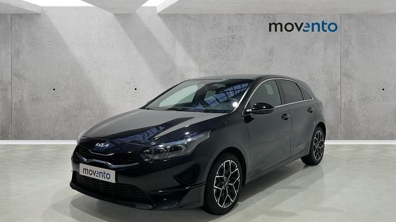 Usado Kia Ceed Edition 7 100 CV (73 kW) 2025 Negro Utilitario