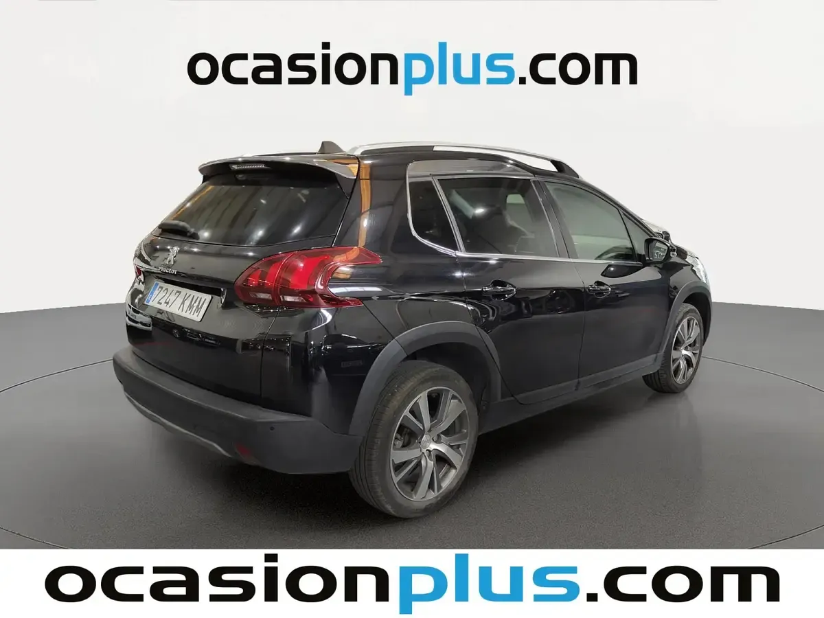 Usado Peugeot 2008 Allure 120 CV (88 kW) 2018 Negro SUV