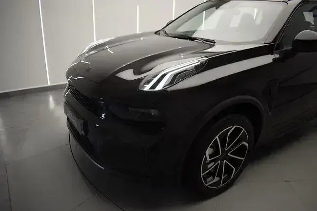 Usado Lynk & Co 01 280 CV (205 kW) 2026 Negro SUV