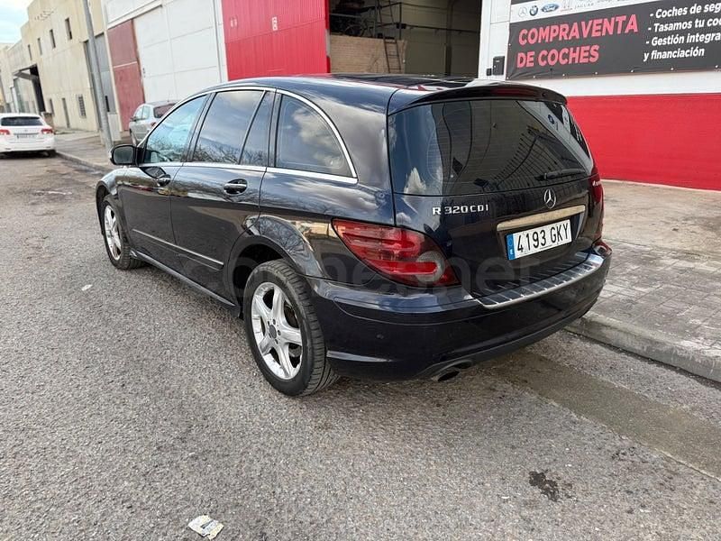 Usado Mercedes R320 224 CV (164 kW) 2009 Azul Monovolumen