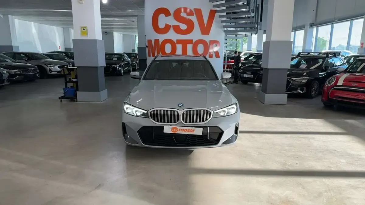 Usado BMW 330 Comfort Edition 292 CV (214 kW) 2022 Familiar