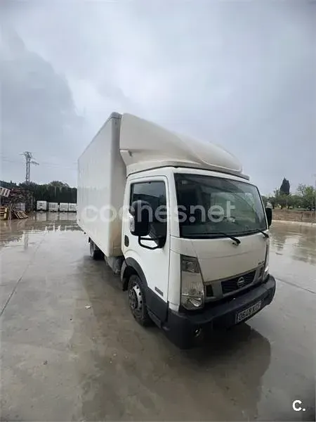 Usado Nissan Cabstar 136 CV (100 kW) 2013 Blanco Pickup/Camioneta