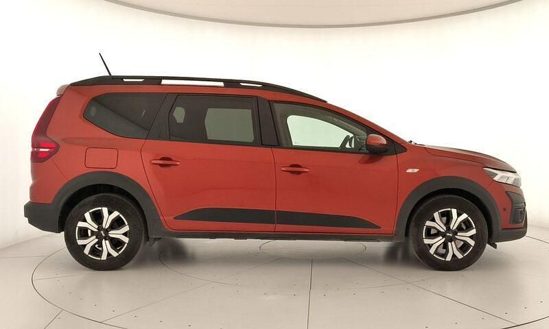 Usado Dacia Jogger Expression 110 CV (80 kW) 2024 Naranja Monovolumen