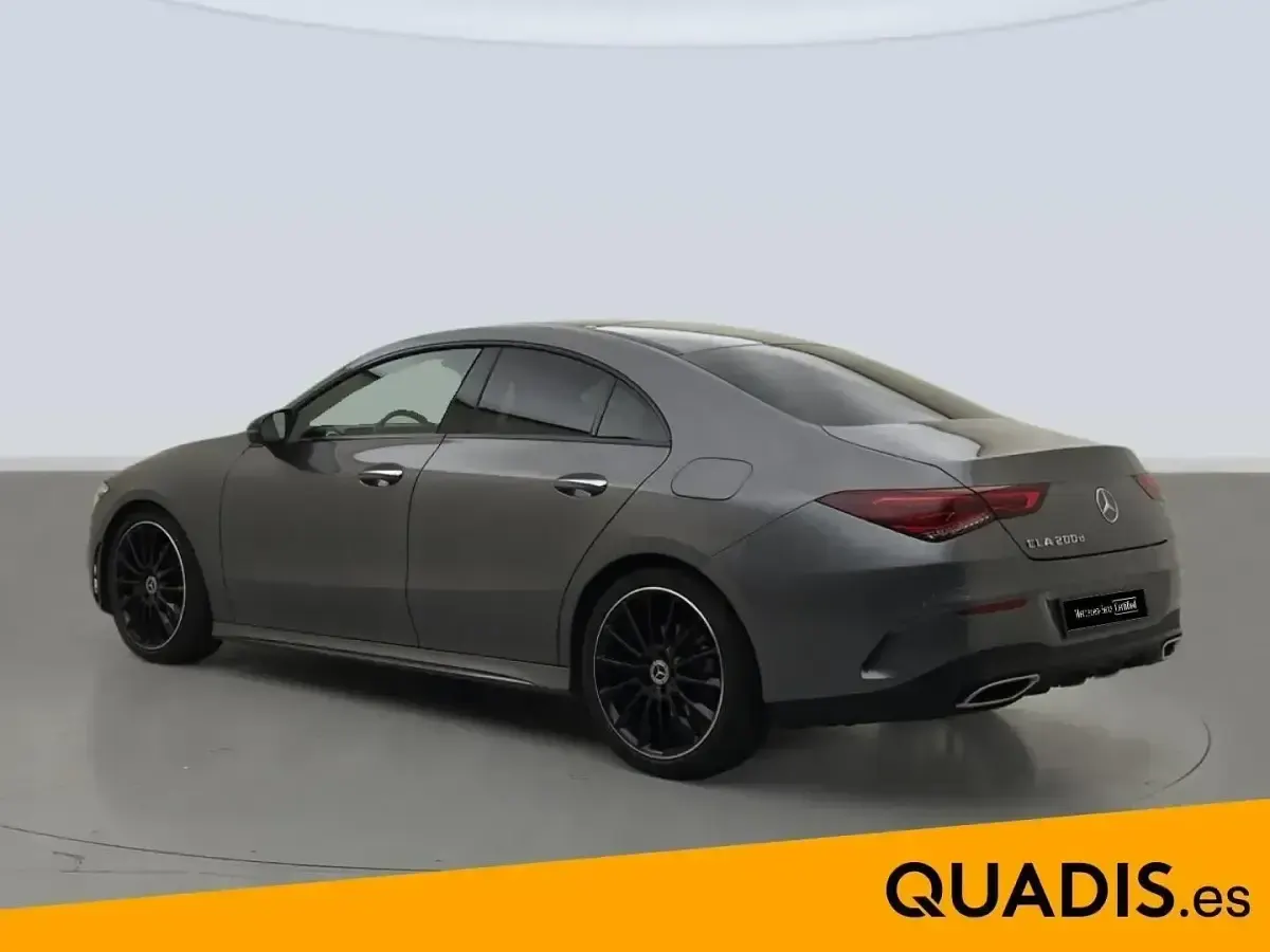 Usado Mercedes CLA200 150 CV (110 kW) 2023 Gris montaña Coupe