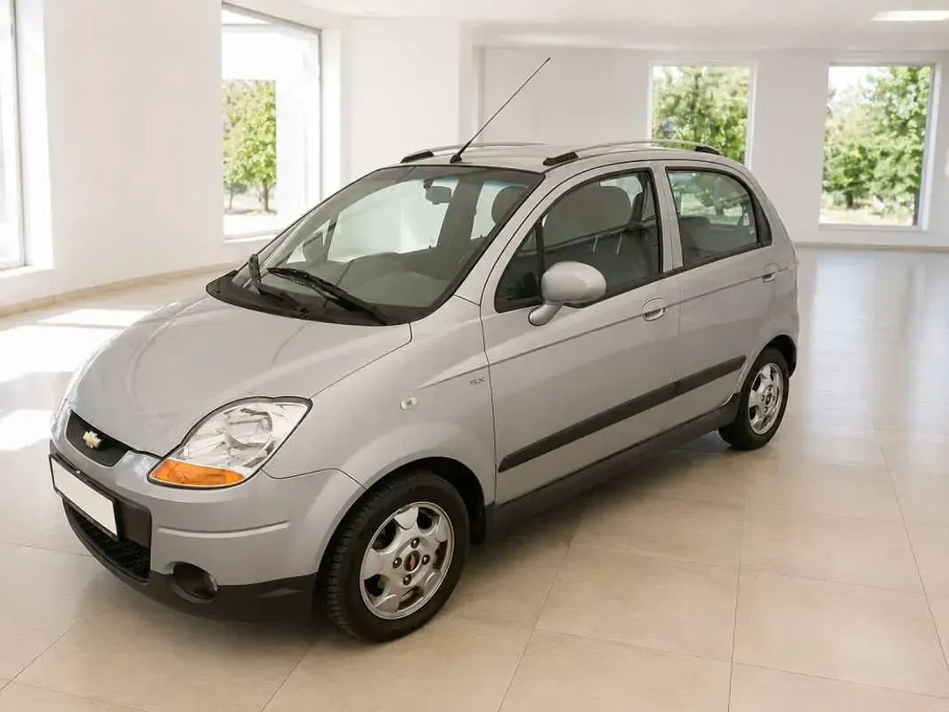 Usado Chevrolet Matiz SX 65 CV (47 kW) 2009 Plateado Utilitario
