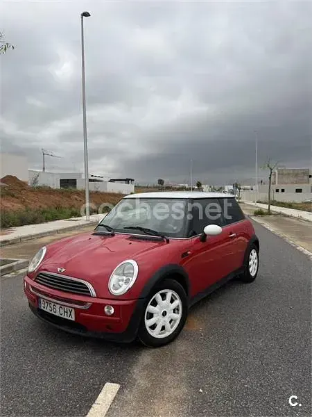 Usado Mini ONE 90 CV (66 kW) 2003 Rojo Utilitario