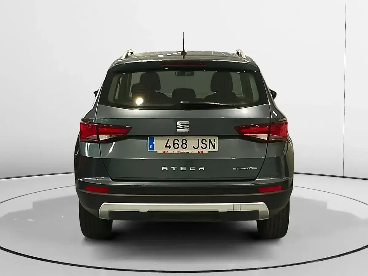 Usado Seat Ateca Ecomotive 115 CV (84 kW) 2016 Gris / plata SUV