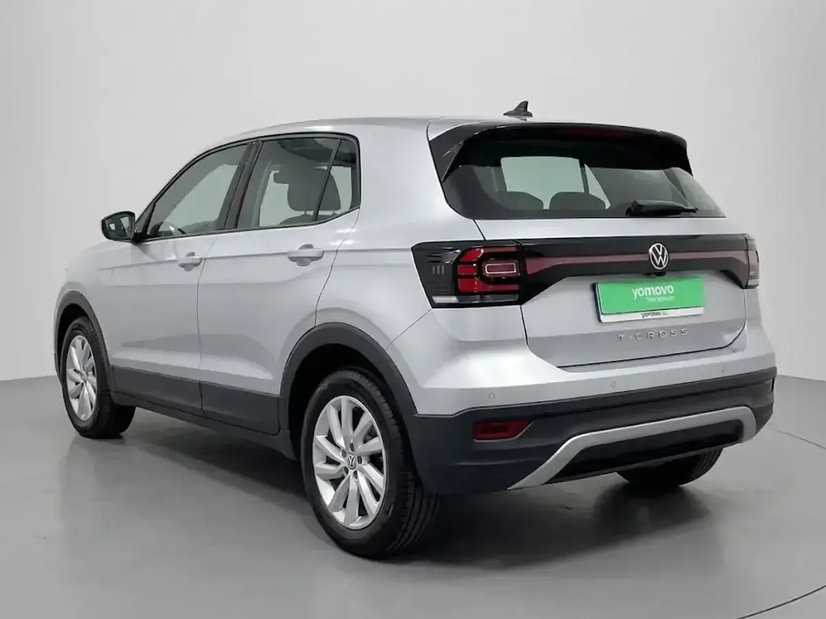 Usado VW T-Cross Edition 95 CV (69 kW) 2022 Plateado SUV