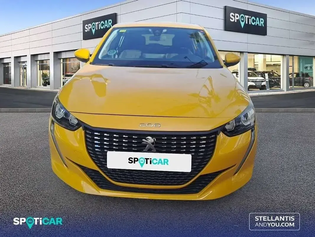 Usado Peugeot 208 Active 101 CV (74 kW) 2020 Amarillo Utilitario