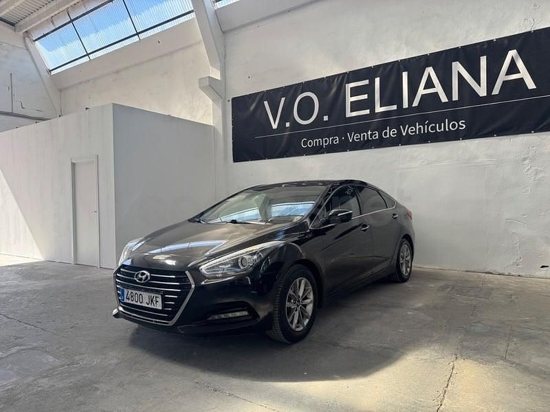 Usado Hyundai i40 141 CV (103 kW) 2016 Negro Berlina