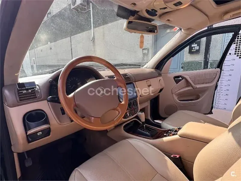 Usado Mercedes ML270 163 CV (119 kW) 2000 Verde SUV