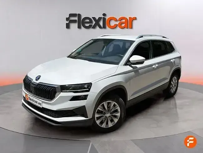 Usado Skoda Karoq Ambition 150 CV (110 kW) 2022 Blanco SUV