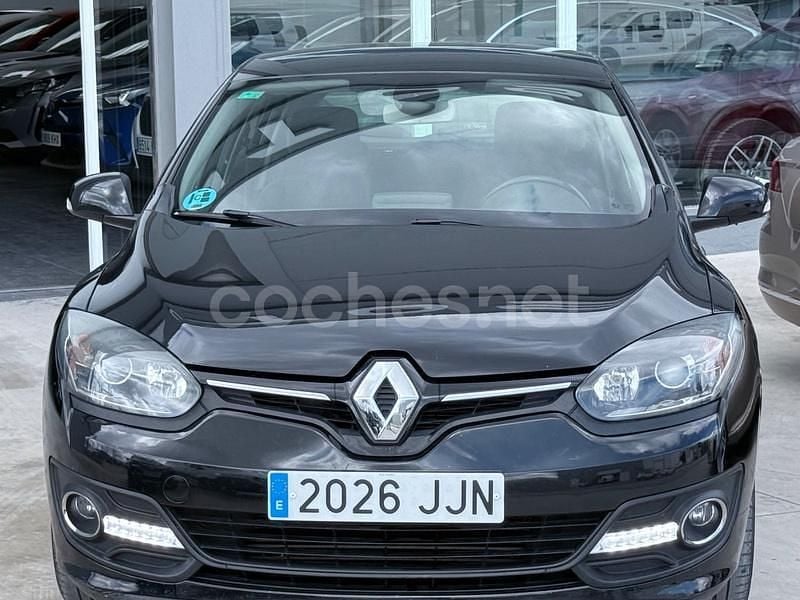 Usado Renault Mégane IV Bose Edition 110 CV (80 kW) 2016 Negro Berlina