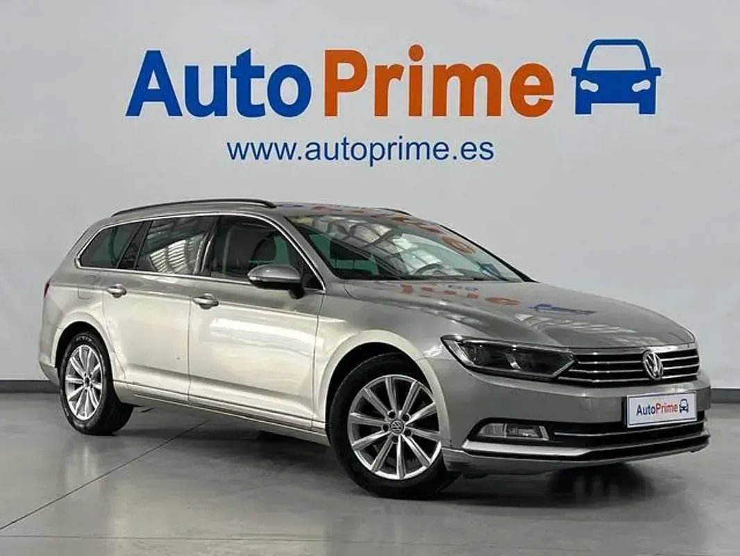 Usado VW Passat Advance 150 CV (110 kW) 2015 Gris / plata Familiar
