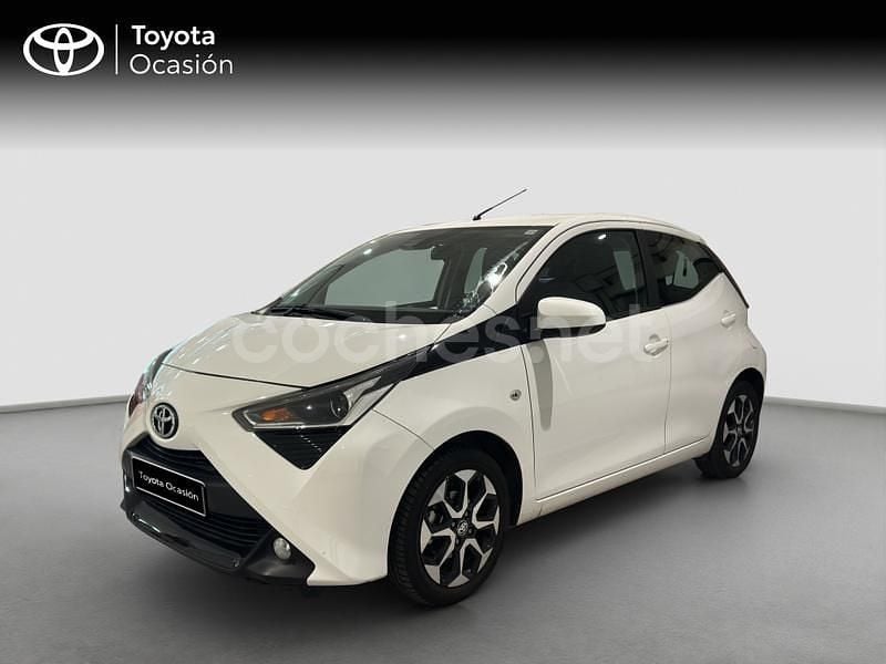 Blanco Usado 2021 Toyota Aygo X-play Utilitario | 13.490 € (Un poco caro) - Imagen 1/4